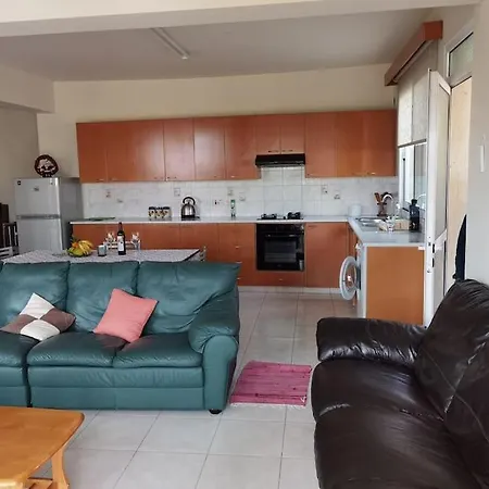 Lovely House 2 Bedrooms Wiht View Apartamento Oroklini